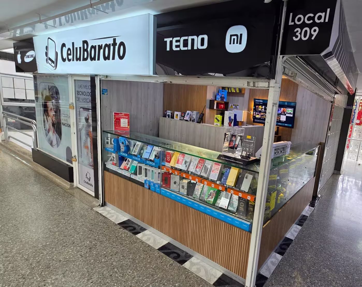 Punto de atención CeluBarato local 309 en Bucacentro, Bucaramanga